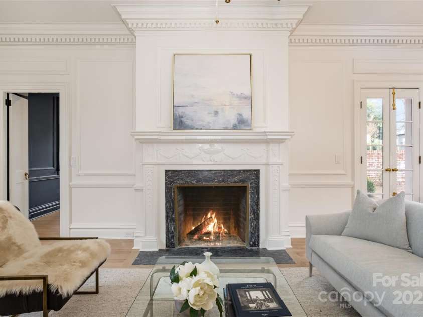 2400 Mecklenburg Avenue, Charlotte, NC 28205.  MLS# CAR4250989, YatesRealty ID 14152. Living Room