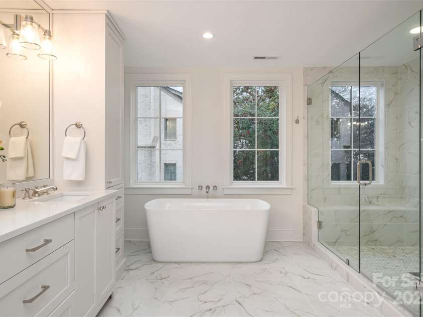 2400 Mecklenburg Avenue, Charlotte, NC 28205.  MLS# CAR4250989, YatesRealty ID 14152. Primary Bath