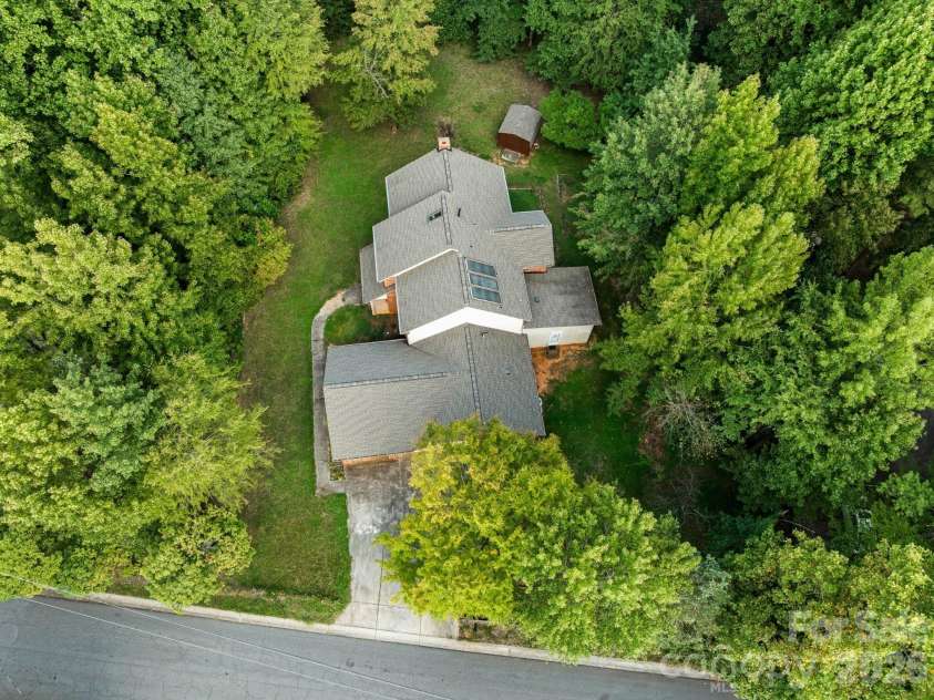 7600 Wallace Lane, Charlotte, NC 28212.  MLS# CAR4344455, YatesRealty ID 14152. Aerial