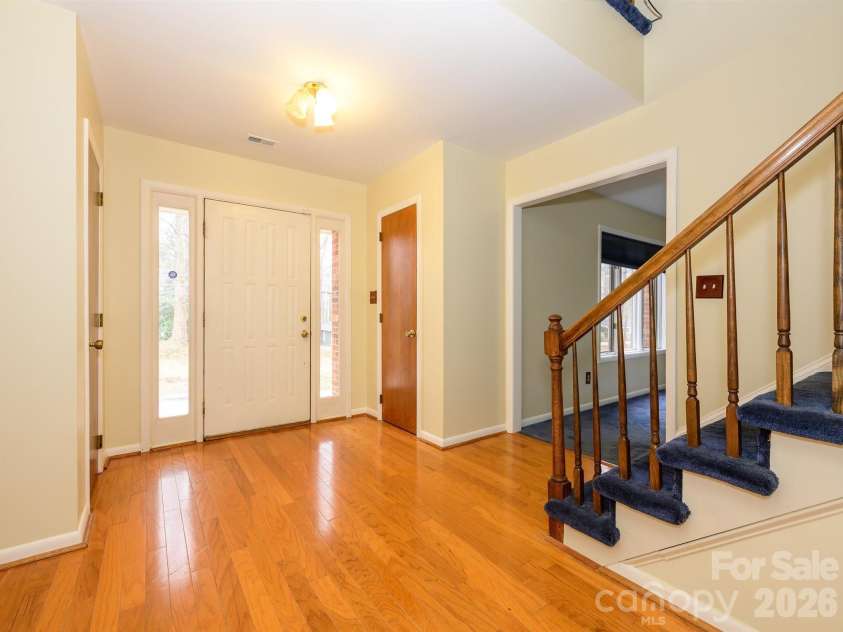 7600 Wallace Lane, Charlotte, NC 28212.  MLS# CAR4344455, YatesRealty ID 14152. Foyer