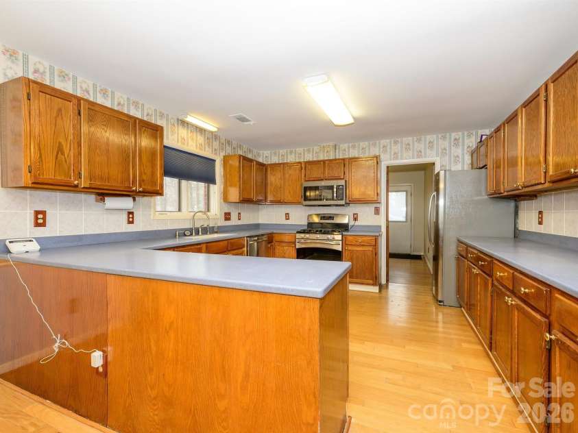 7600 Wallace Lane, Charlotte, NC 28212.  MLS# CAR4344455, YatesRealty ID 14152. Kitchen