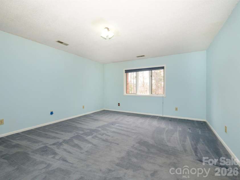 7600 Wallace Lane, Charlotte, NC 28212.  MLS# CAR4344455, YatesRealty ID 14152. Primary Bedroom
