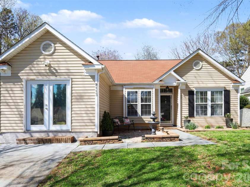 9113 Shenington Place, Charlotte, NC 28216.  MLS# CAR4359218, YatesRealty ID 14152. 