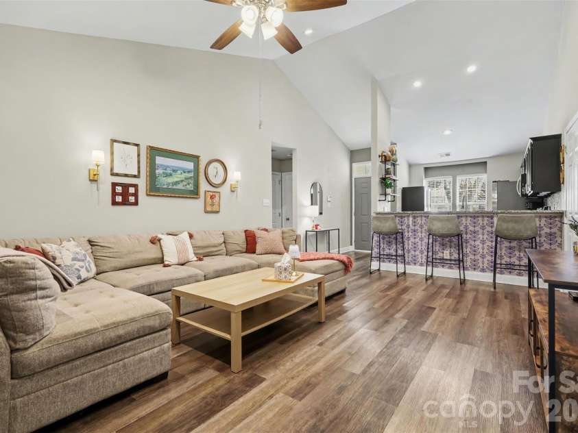 9113 Shenington Place, Charlotte, NC 28216.  MLS# CAR4359218, YatesRealty ID 14152. 