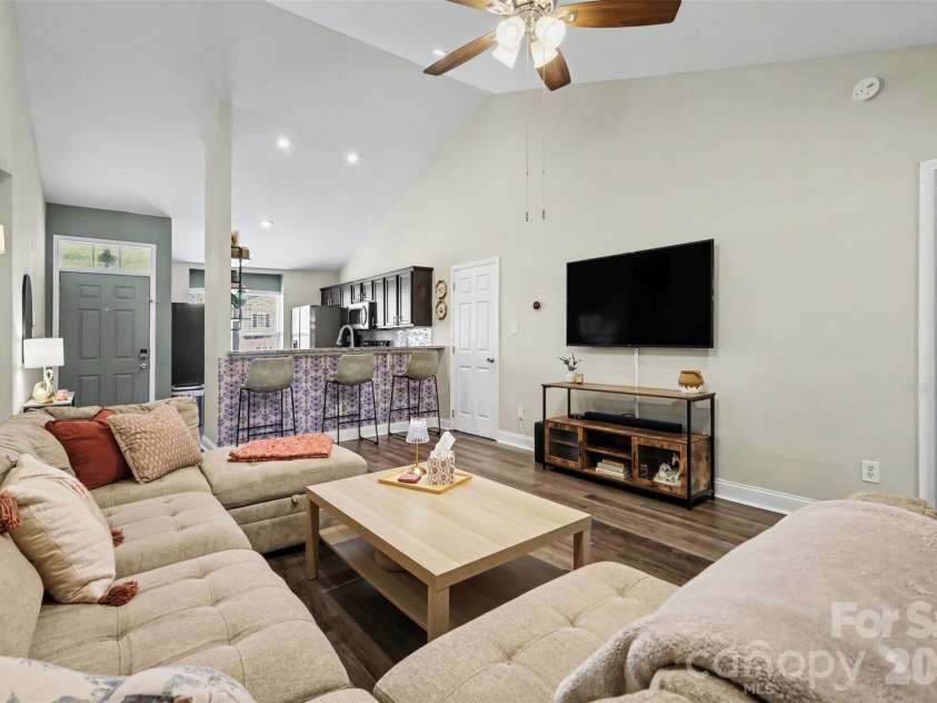 9113 Shenington Place, Charlotte, NC 28216.  MLS# CAR4359218, YatesRealty ID 14152. 