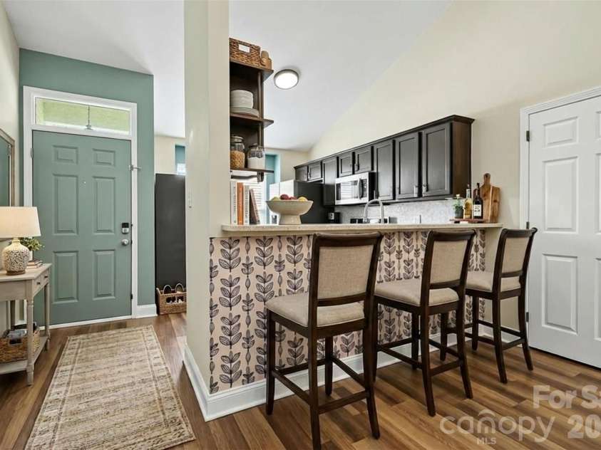 9113 Shenington Place, Charlotte, NC 28216.  MLS# CAR4359218, YatesRealty ID 14152. 