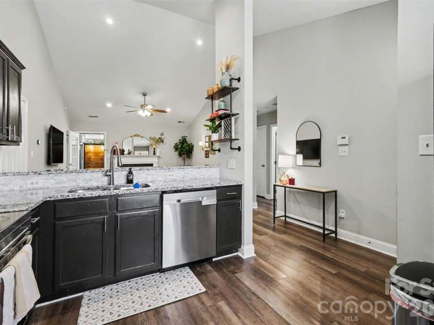 9113 Shenington Place, Charlotte, NC 28216.  MLS# CAR4359218, YatesRealty ID 14152. 