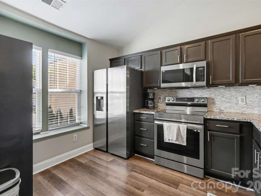 9113 Shenington Place, Charlotte, NC 28216.  MLS# CAR4359218, YatesRealty ID 14152. 