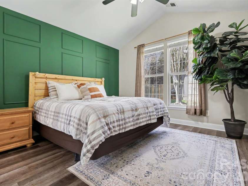 9113 Shenington Place, Charlotte, NC 28216.  MLS# CAR4359218, YatesRealty ID 14152. 