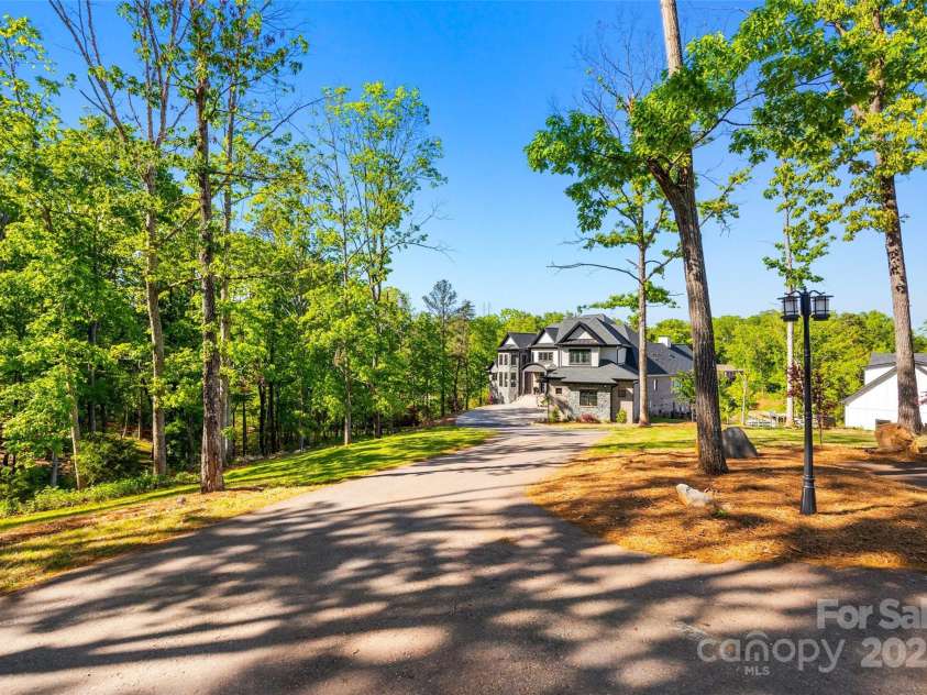 385 Squirrel Lane, Clover, SC 29710.  MLS# CAR4246792, YatesRealty ID 14153. 