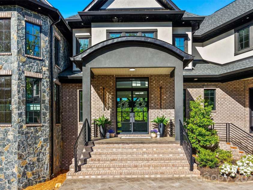 385 Squirrel Lane, Clover, SC 29710.  MLS# CAR4246792, YatesRealty ID 14153. 