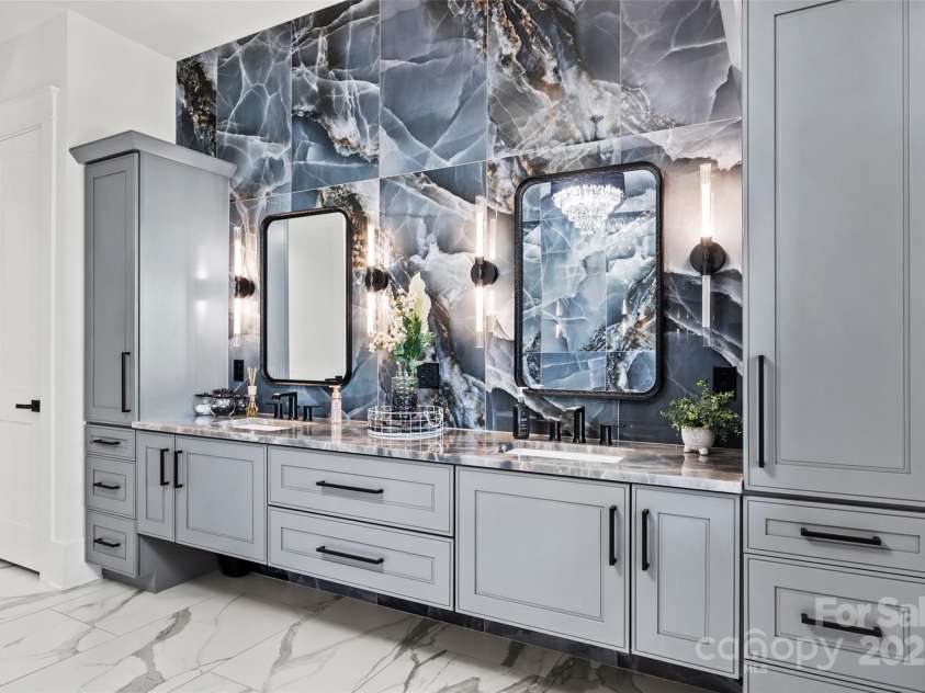 385 Squirrel Lane, Clover, SC 29710.  MLS# CAR4246792, YatesRealty ID 14153. 