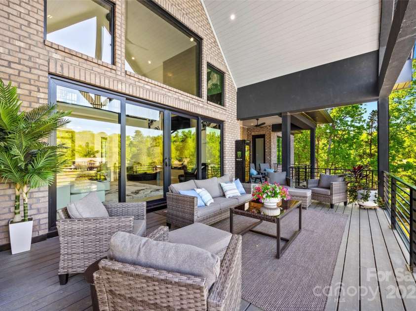 385 Squirrel Lane, Clover, SC 29710.  MLS# CAR4246792, YatesRealty ID 14153. 