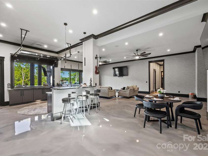 385 Squirrel Lane, Clover, SC 29710.  MLS# CAR4246792, YatesRealty ID 14153. 