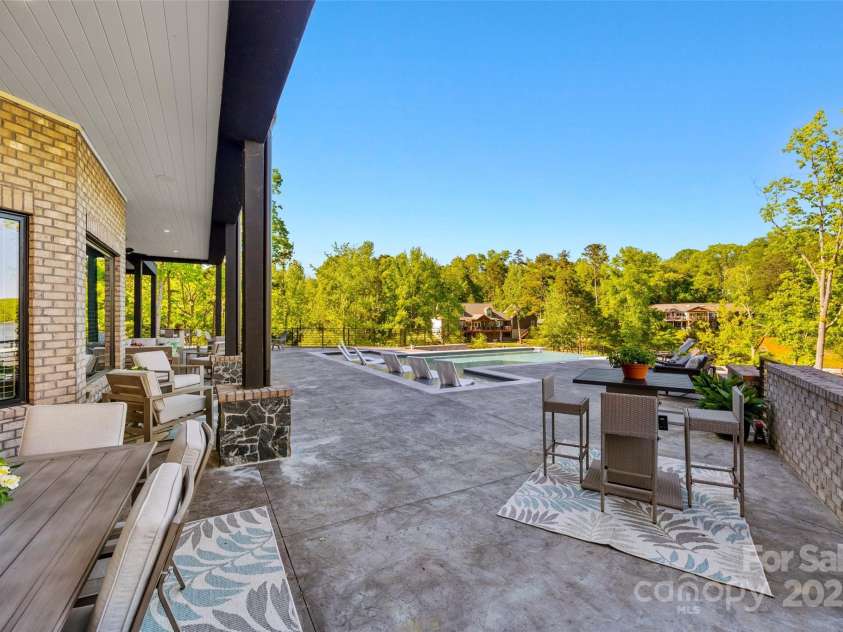 385 Squirrel Lane, Clover, SC 29710.  MLS# CAR4246792, YatesRealty ID 14153. 