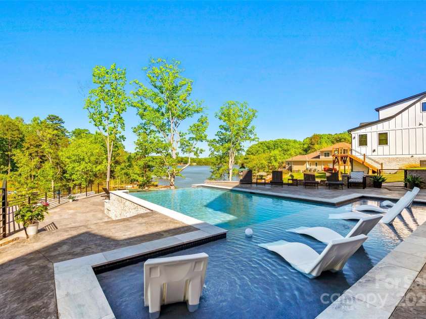 385 Squirrel Lane, Clover, SC 29710.  MLS# CAR4246792, YatesRealty ID 14153. 