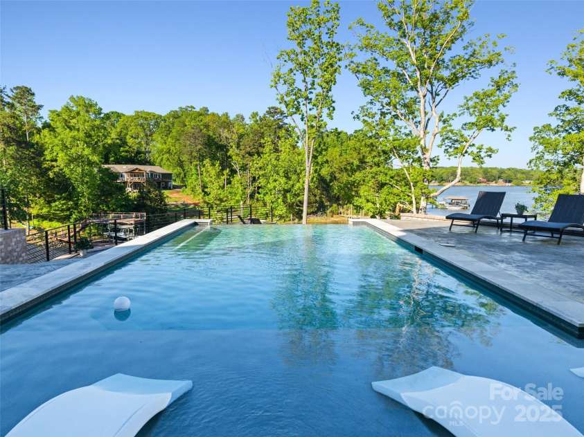 385 Squirrel Lane, Clover, SC 29710.  MLS# CAR4246792, YatesRealty ID 14153. 