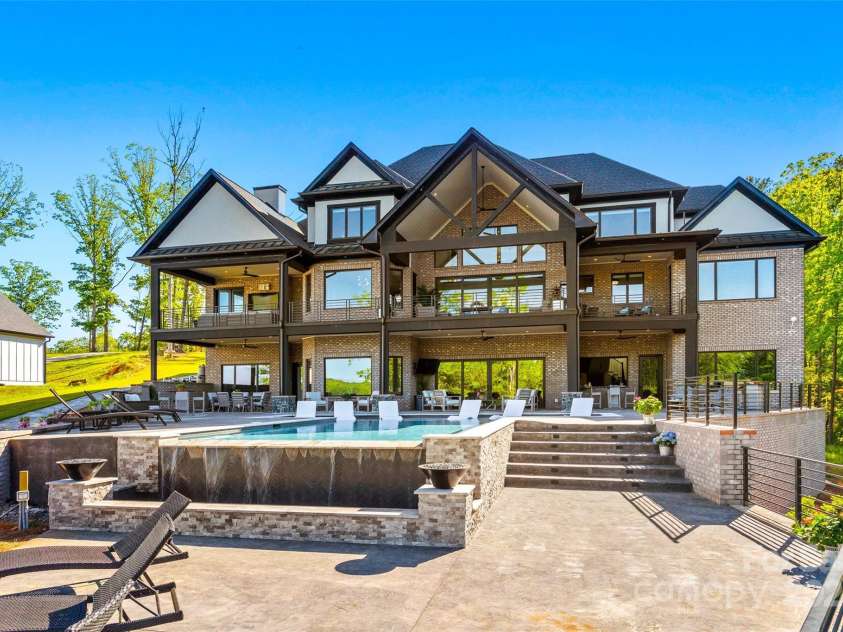 385 Squirrel Lane, Clover, SC 29710.  MLS# CAR4246792, YatesRealty ID 14153. 