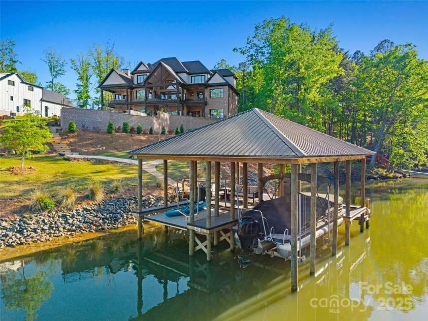 385 Squirrel Lane, Clover, SC 29710.  MLS# CAR4246792, YatesRealty ID 14153. 