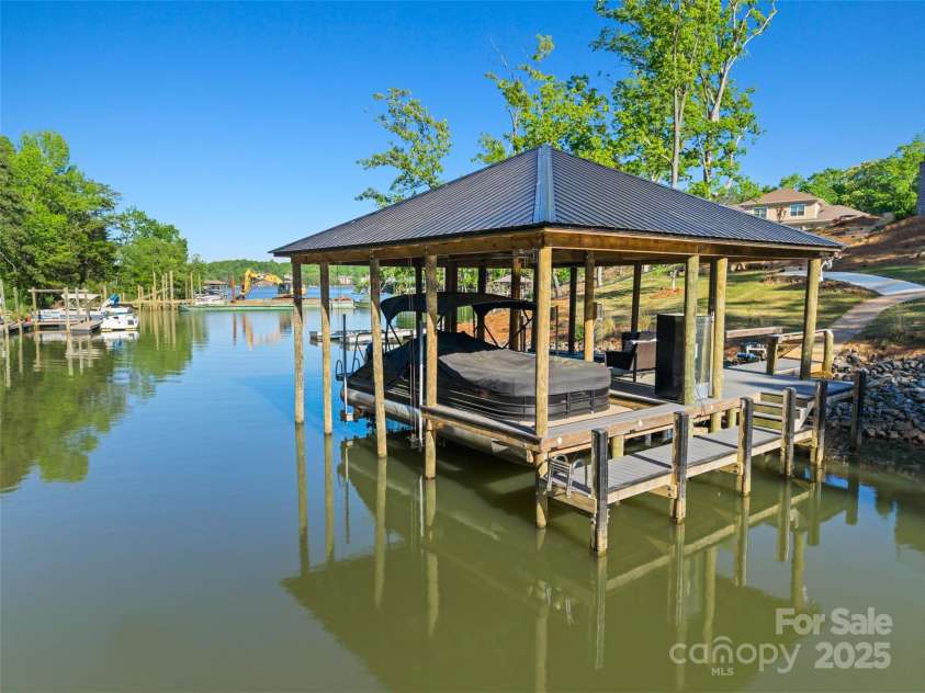 385 Squirrel Lane, Clover, SC 29710.  MLS# CAR4246792, YatesRealty ID 14153. 