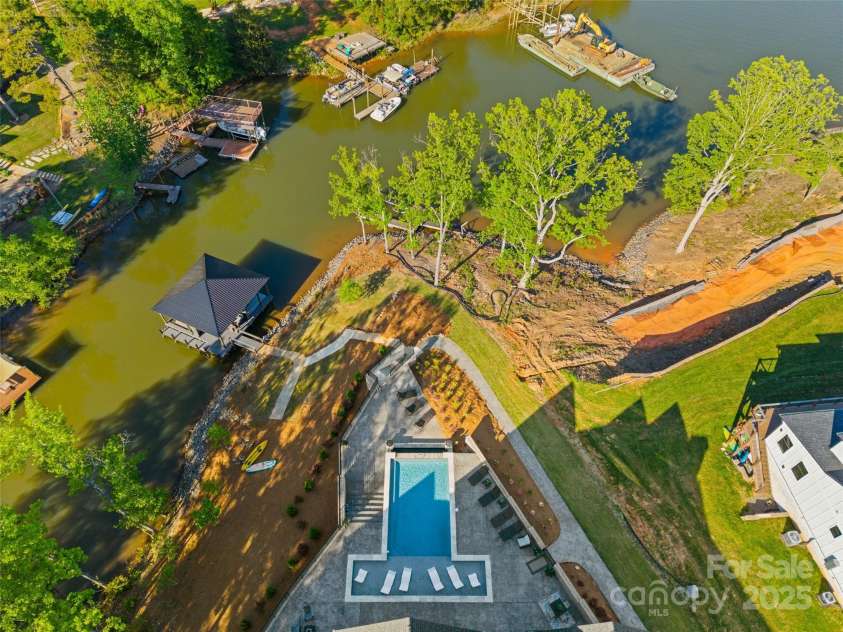 385 Squirrel Lane, Clover, SC 29710.  MLS# CAR4246792, YatesRealty ID 14153. 