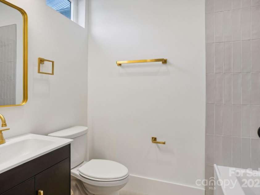 122 Laura Road, Mooresville, NC 28117.  MLS# CAR4249939, YatesRealty ID 14155. 