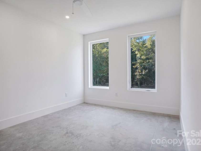 122 Laura Road, Mooresville, NC 28117.  MLS# CAR4249939, YatesRealty ID 14155. 