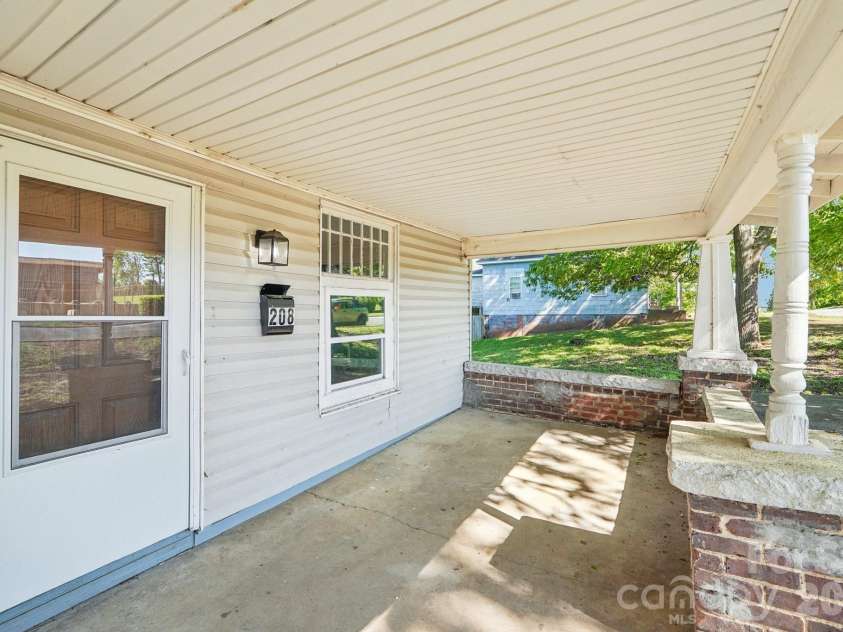 208 Lafayette Street, Salisbury, NC 28144.  MLS# CAR4367247, YatesRealty ID 14155. 