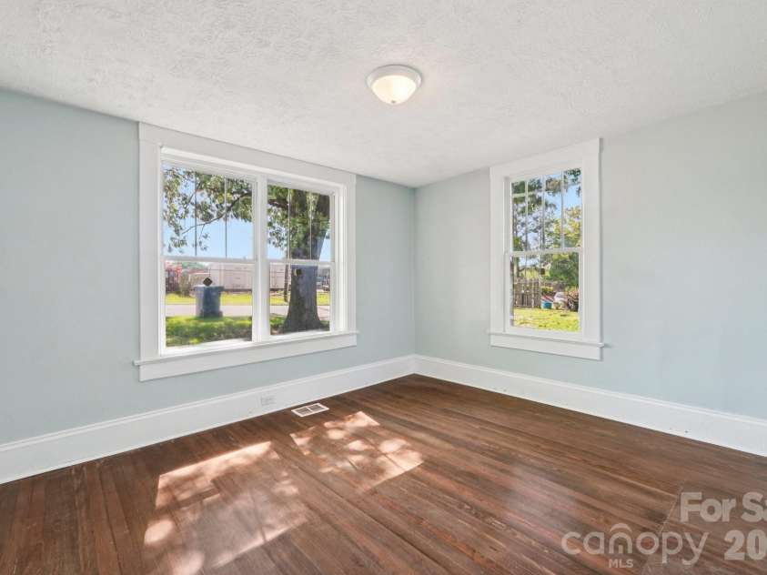 208 Lafayette Street, Salisbury, NC 28144.  MLS# CAR4367247, YatesRealty ID 14155. 