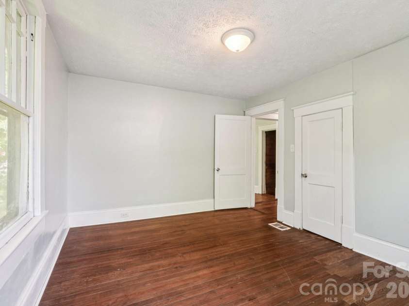 208 Lafayette Street, Salisbury, NC 28144.  MLS# CAR4367247, YatesRealty ID 14155. 