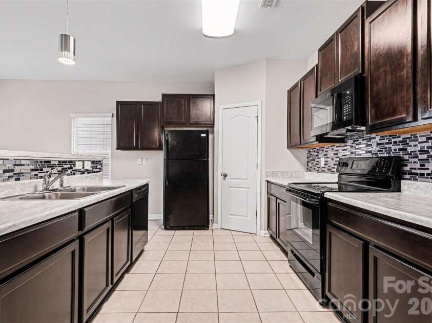 14311 Evening Flight Lane, Charlotte, NC 28262.  MLS# CAR4348964, YatesRealty ID 14156. Kitchen