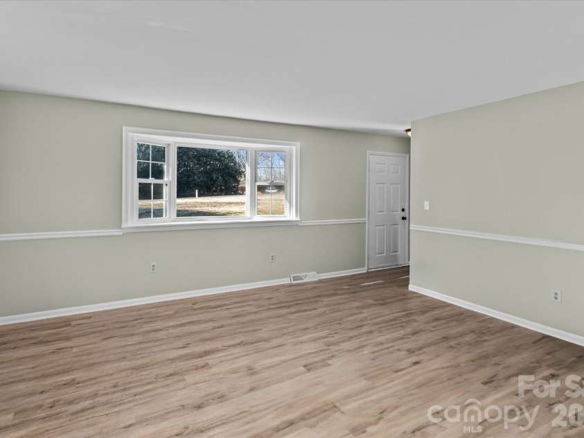 188 Mary Circle, Concord, NC 28025.  MLS# CAR4354373, YatesRealty ID 14157. 