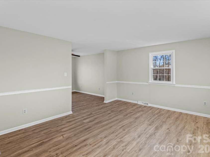 188 Mary Circle, Concord, NC 28025.  MLS# CAR4354373, YatesRealty ID 14157. 