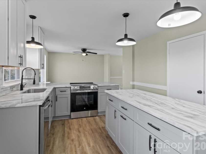 188 Mary Circle, Concord, NC 28025.  MLS# CAR4354373, YatesRealty ID 14157. 