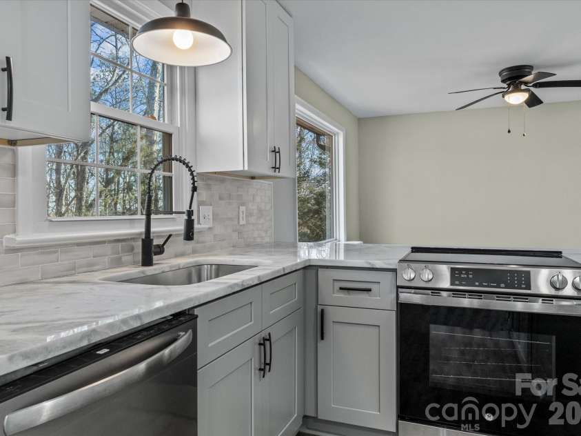 188 Mary Circle, Concord, NC 28025.  MLS# CAR4354373, YatesRealty ID 14157. 