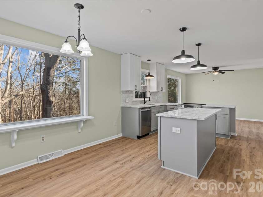 188 Mary Circle, Concord, NC 28025.  MLS# CAR4354373, YatesRealty ID 14157. 