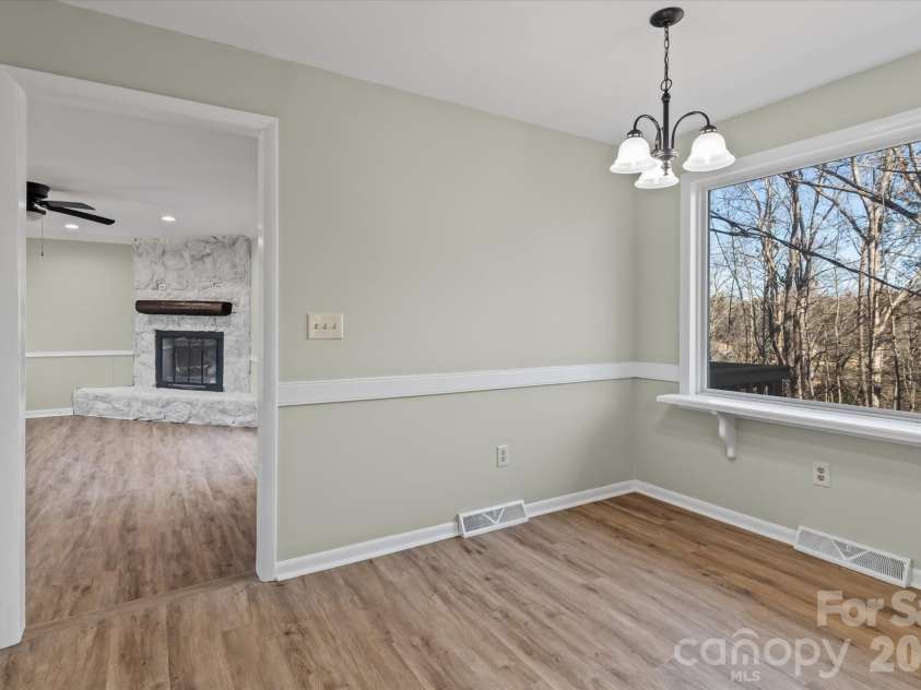 188 Mary Circle, Concord, NC 28025.  MLS# CAR4354373, YatesRealty ID 14157. 
