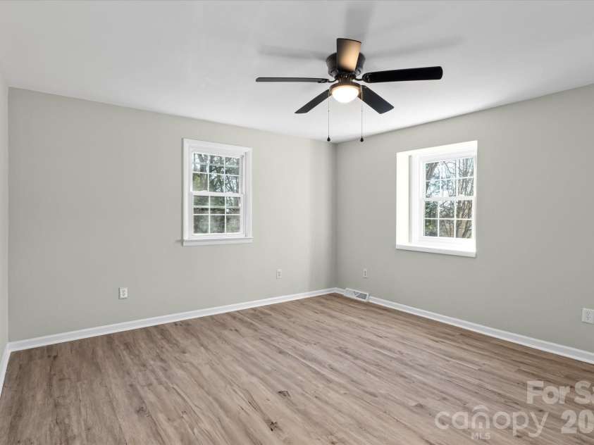 188 Mary Circle, Concord, NC 28025.  MLS# CAR4354373, YatesRealty ID 14157. 