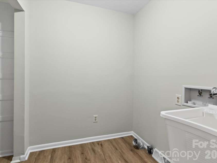 188 Mary Circle, Concord, NC 28025.  MLS# CAR4354373, YatesRealty ID 14157. 
