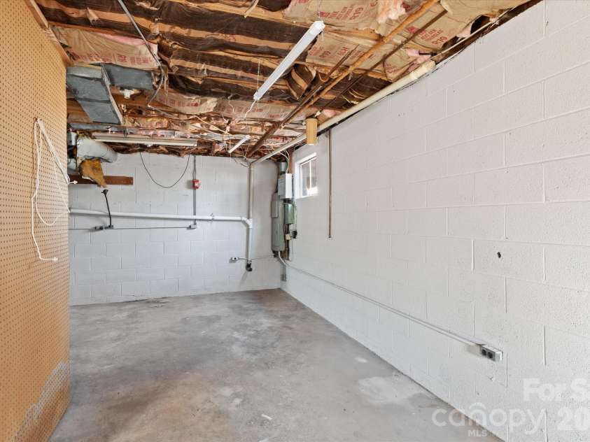 188 Mary Circle, Concord, NC 28025.  MLS# CAR4354373, YatesRealty ID 14157. 