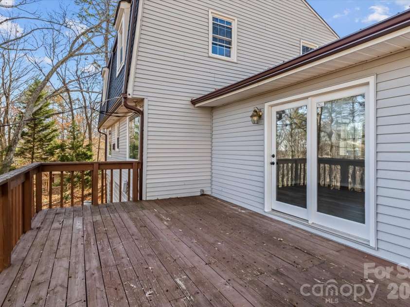 188 Mary Circle, Concord, NC 28025.  MLS# CAR4354373, YatesRealty ID 14157. 