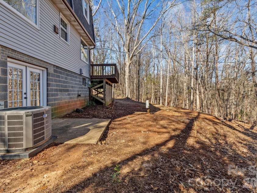188 Mary Circle, Concord, NC 28025.  MLS# CAR4354373, YatesRealty ID 14157. 