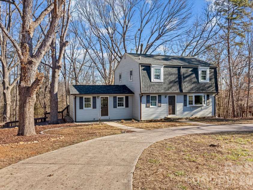 188 Mary Circle, Concord, NC 28025.  MLS# CAR4354373, YatesRealty ID 14157. 