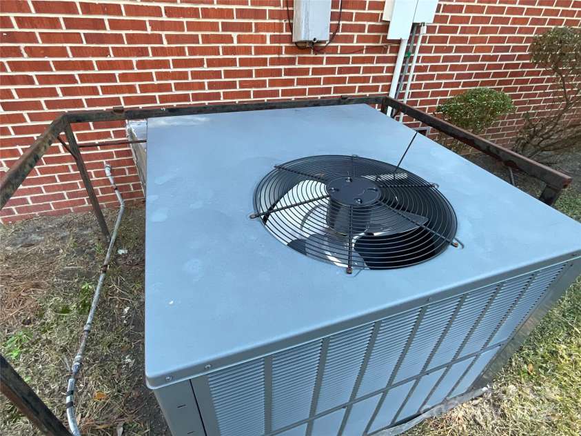 202 Marcellus Street, Laurinburg, NC 28352.  MLS# CAR4248496, YatesRealty ID 14157. AC Unit