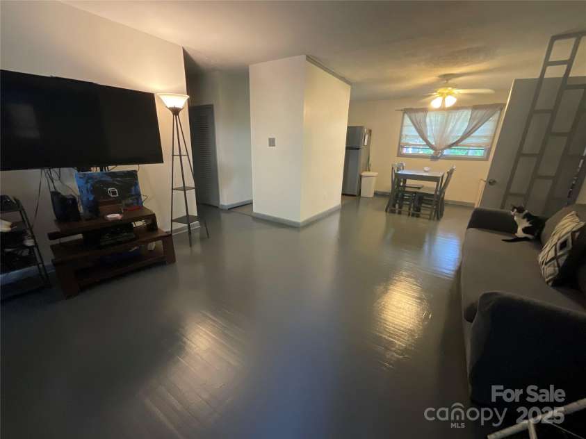 202 Marcellus Street, Laurinburg, NC 28352.  MLS# CAR4248496, YatesRealty ID 14157. Living Room