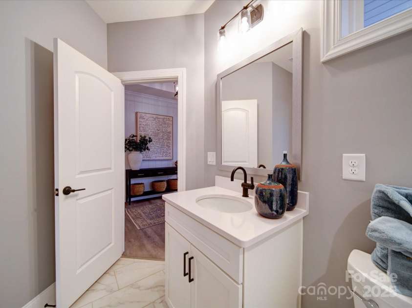 3089 Founding Fathers Drive, Gastonia, NC 28056.  MLS# CAR4256148, YatesRealty ID 14158. 