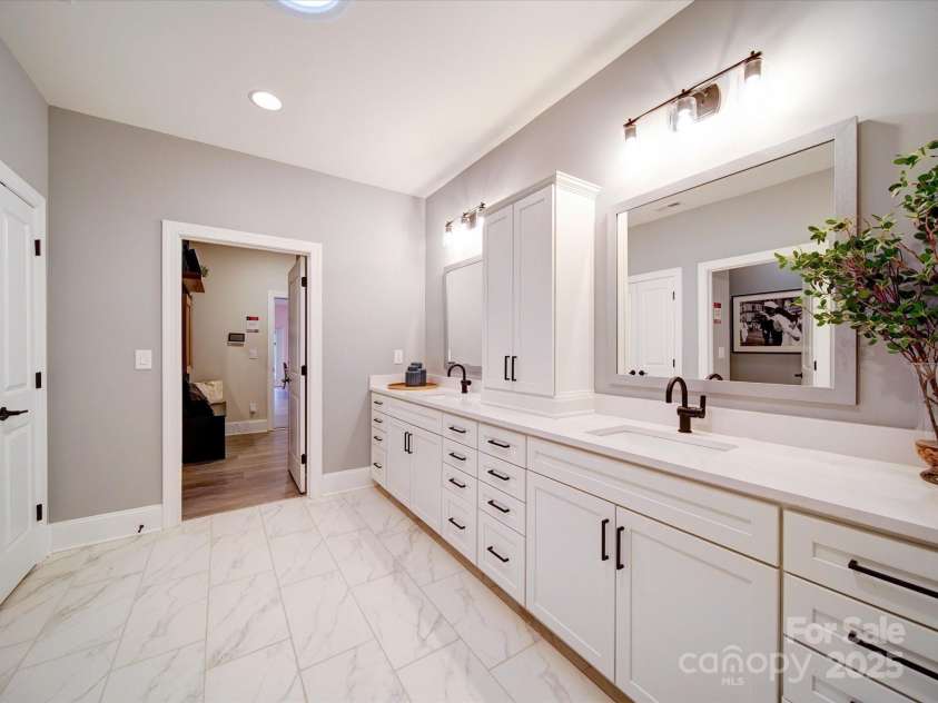 3089 Founding Fathers Drive, Gastonia, NC 28056.  MLS# CAR4256148, YatesRealty ID 14158. 