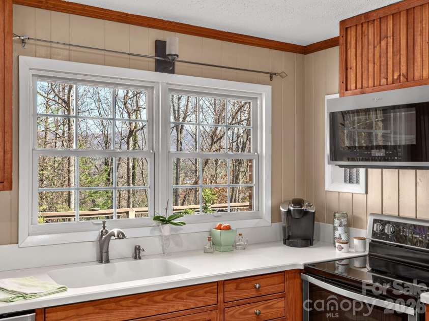 500 Griffing Boulevard, Asheville, NC 28804.  MLS# CAR4321674, YatesRealty ID 14158. Every kitchen should come complete with year-round mountain views!