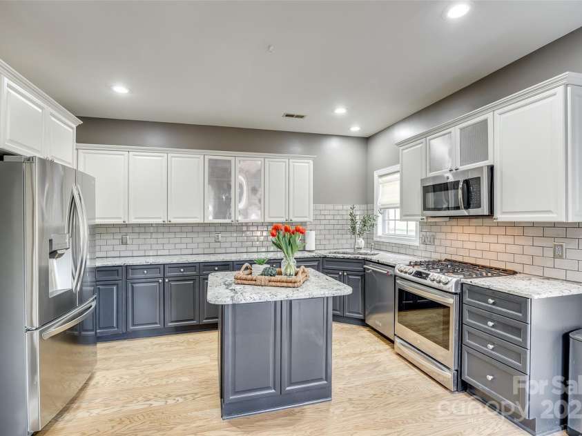 9439 Bonnie Briar Circle, Charlotte, NC 28277.  MLS# CAR4215508, YatesRealty ID 1416. 