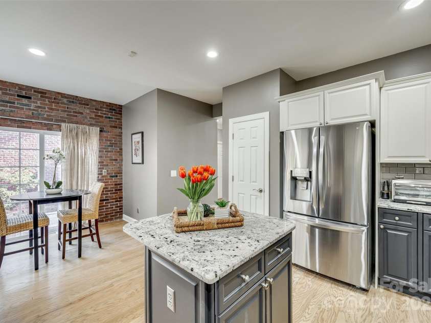 9439 Bonnie Briar Circle, Charlotte, NC 28277.  MLS# CAR4215508, YatesRealty ID 1416. 